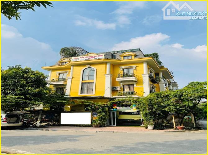 Siêu phẩm! Biệt thự VIP Phạm Văn Đồng, căn góc 3 thoáng, có hầm, vị trí đắc địa 400m*5T