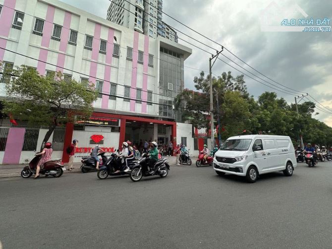 Cho thuê Góc 2 MT 1.300m2. p1 Gò Vấp. Mở caphe Trạm sạc