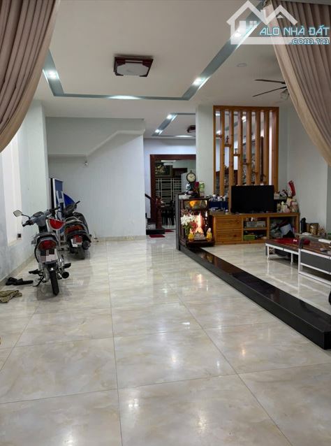 Bán nhà mặt tiền KDC Đồng Diều Phường 4 Quận 8. Nhà KDC an ninh, vị trí đẹp, gần TTTM Parc
