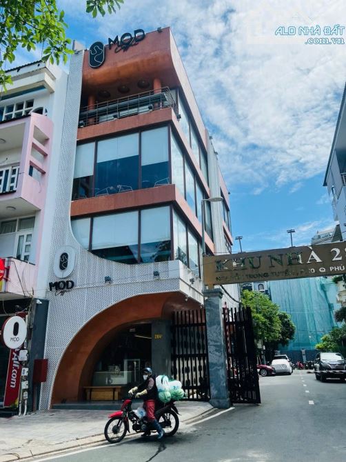 BÁN TOÀ NHÀ 5L GÓC 2MT NGUYỄN TRỌNG TUYỂN, Q.PN - 35 TỶ