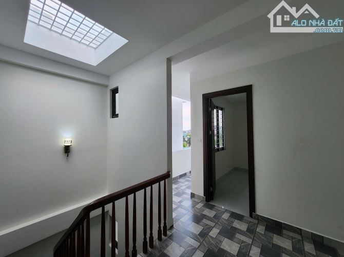 BÁN NHÀ MỚI 5 TẦNG TỪ LIÊM 34M2 MT5,6M Ô TÔ QUA CỔNG HƠN 4 TỶ - 11