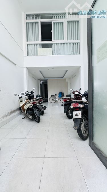 NAM KỲ KHỞI NGHĨA - QUẬN 3 - XE HƠI NGỦ TRONG NHÀ - DT:71M2 - 5 TẦNG,8PN - NHỈNH 13 TỶ TL - 1