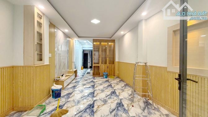 Bán nhà đẹp 2 lầu gần HXH đường Dương Bá Trạc P.2 Quận 8 - 1