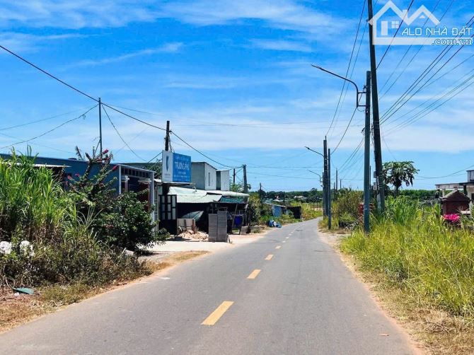 👉 707m2 Mặt tiền Nguyễn Huệ- TT.Đất Đỏ  🏪 Bán kính 1.5km đủ tiện ích - 1