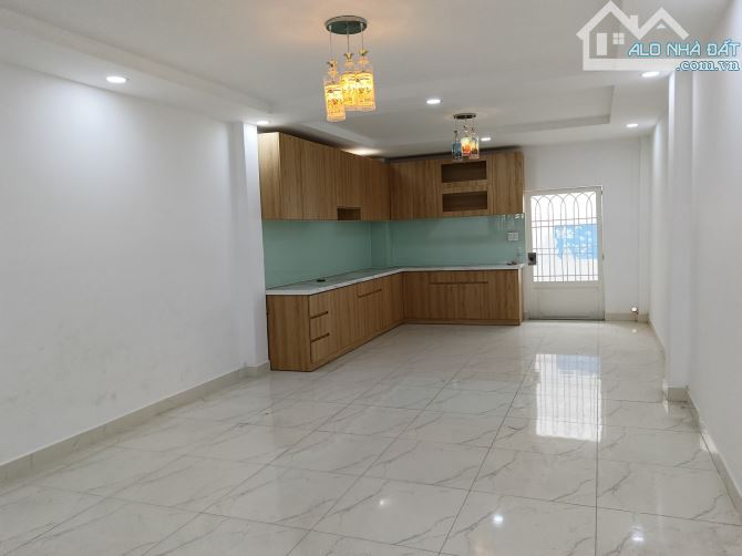 Về quê dưỡng già, cần bán gấp nhà hẻm xe hơi Tân Thắng, 100m, khu sầm uất, 6.x tỷ, bao giá - 2