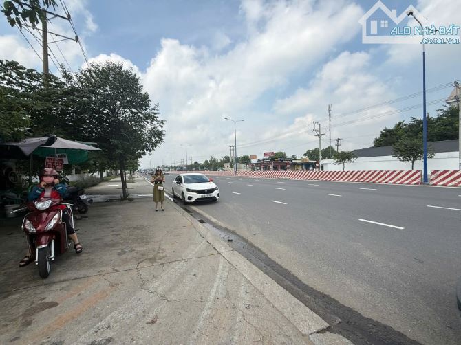 Bán Gấp Đất Mặt Tiền DT743 Gần Vincom Dĩ An Giá Giảm Mạnh 10 Tỷ - 1