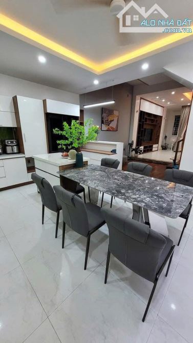 NHÀ HOÀNG ĐỨC LƯƠNG - 100M2 - 4 TẦNG - GẦN BIỂN - NHÀ KIÊN CỐ GẦN VINCOM - 12.7 TỶ - 1