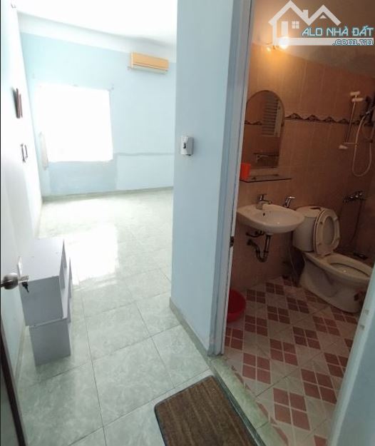 Bán nhà mặt tiền Tạ Quang Bửu Phường 4 Quận 8. Vị trí kinh doanh sẫm uất, gần TTTM Parc Ma - 1
