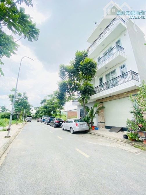 Bán Đất thổ cư  QL1A, phường AN PHÚ ĐÔNG,Q12, dt 50,5m²(5,5x9,5). Hẻm 12m.giá 3,85 tỷ - 2