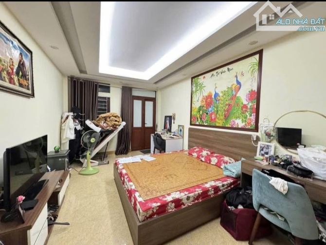 CẦN BÁN GẤP NHÀ  PHỐ TRẠM , NGÕ NÔNG, CÁCH 10M Ô TÔ ĐỖ NGÀY ĐÊM 5  TẦNG, 40M ,NHỈNH 6TỶ - 2