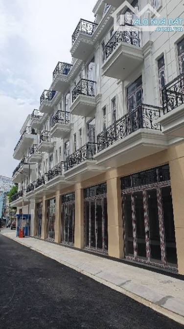 Bán nhà đẹp Tân Phú-Hẻm 6M-Giáp Quận 11-Trịnh Đình Trọng-P.Hoà Thạnh-65m2-4x17-4tầng-4PN - 2