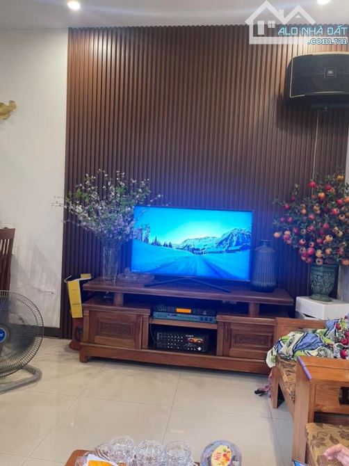 BÁN NHÀ LÔ GÓC PHÚC LỢI LONG BIÊN 5.3 TỶ 39 m 5 tầng ngõ rộng Kinh Doanh gần Việt Hưng - 2
