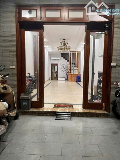 Nhà đẹp -nội thất cao cấp thiết kế hiện đại gần phố tam Trinh - 2