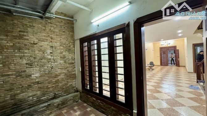 Bán Nhà 4 Tầng Ô Tô Tránh Kinh Doanh, 20M Ra Mặt Cầu Giấy, DT 132/140M MT 7.5M Giá 42.5Tỷ - 2