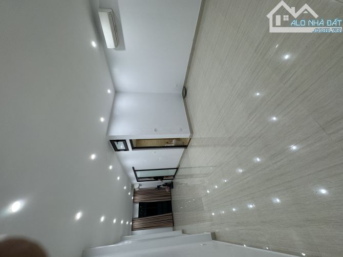 BÁN NHÀ CẦU GIẤY CÁCH MẶT PHỐ 1 NHÀ Ô TÔ ĐỖ CỬA - XÂY MỚI 8T THANG MÁY 2 THOÁNG VĨNH VIỄN - 2