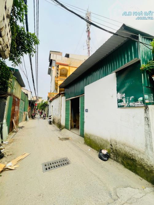 BÁN NHÀ ĐỊNH CÔNG HẠ . Ô TÔ . DT 120 M . NHÀ 3 TẦNG . MT 6 M. GIÁ 20 TỶ - 2