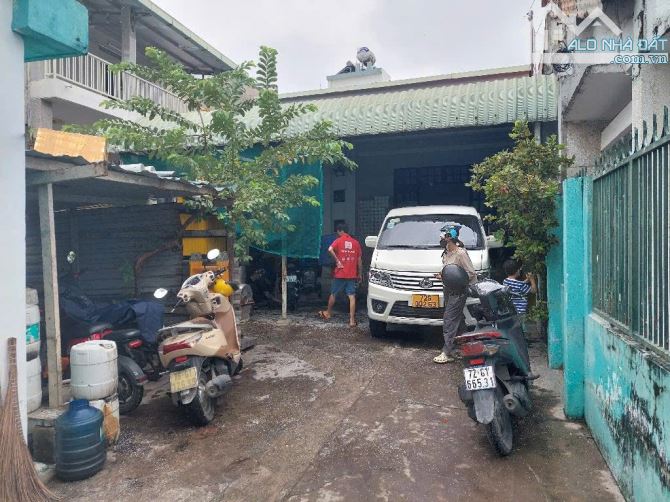 BÁN ĐẤT TẶNG NHÀ C4, DT 241M² (NGANG 8M), GIÁ TỐT, GẦN TRƯỜNG HOA LƯ - 2