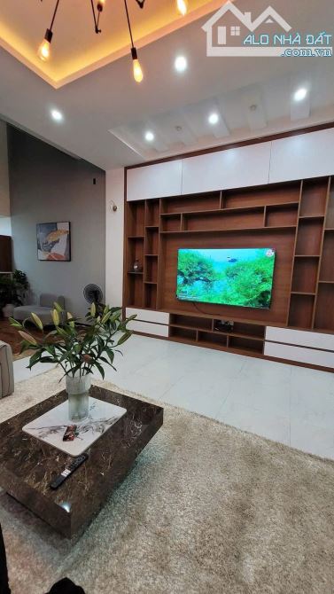 NHÀ HOÀNG ĐỨC LƯƠNG - 100M2 - 4 TẦNG - GẦN BIỂN - NHÀ KIÊN CỐ GẦN VINCOM - 12.7 TỶ - 2