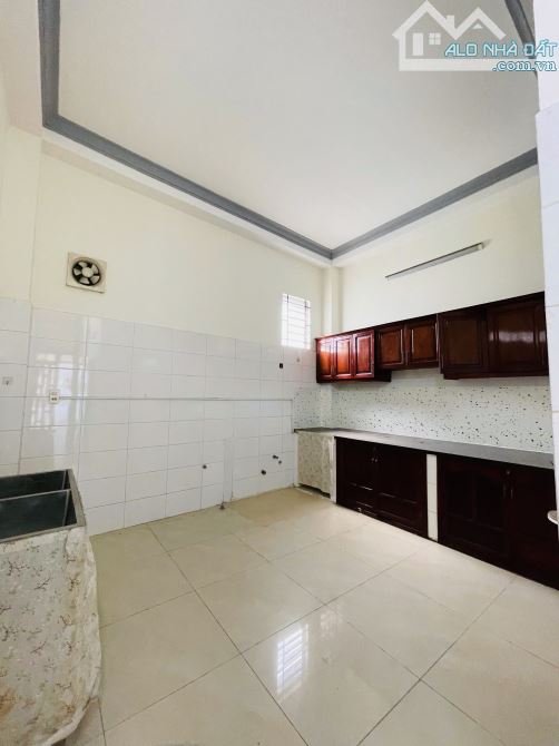 BÁN NHÀ PHAN HUY ÍCH, GẦN EMART, 3PN, NGANG 4.3m, HẺM XE HƠI 1 TRỤC, 5 TỶ NHỈNH NHẸ - 2