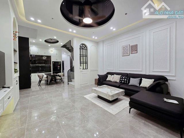 Siêu phẩm nhà đẹp 3 tầng mới 100% mặt tiền đường 7m5 - 2