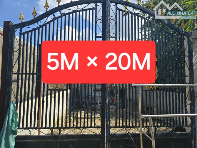 Diện tích: 100m² (ngang 5m x dài 20m), full thổ cư, xây dựng tự do, không vướng quy hoạch. - 2