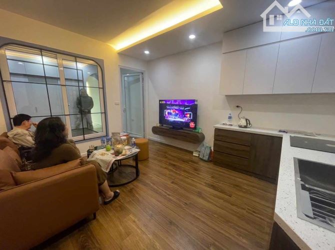 Tập thể Nguyễn Chí Thanh trung tâm đắc địa quận Đống Đa full nội thất 2 thoáng trước sau - 2