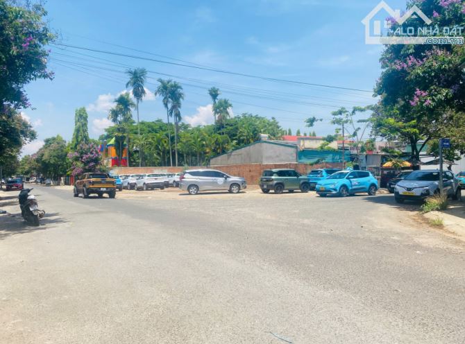 Bán kho Gần chợ đầu mối đức trọng dt 10x25m full đất ở giá 6,8ty Kinh doanh - 2