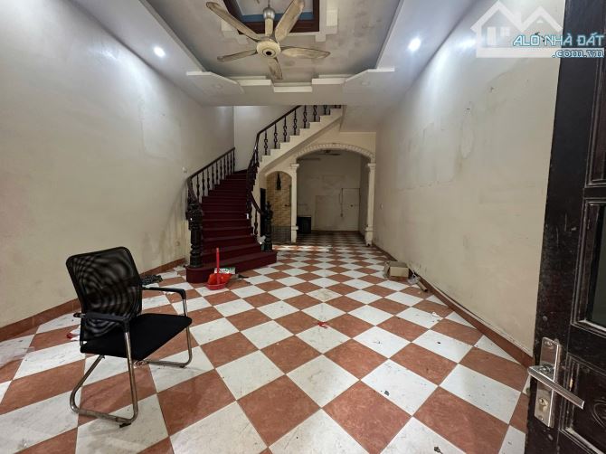 Bán nhà phân lô Tô Vĩnh Diện Thanh Xuân Sổ A4 60m 4 tầng cũ MT5m2 Giá 18 tỷ Ngõ ô tô tránh - 3