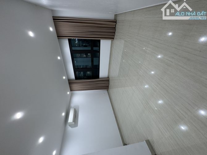 BÁN NHÀ CẦU GIẤY CÁCH MẶT PHỐ 1 NHÀ Ô TÔ ĐỖ CỬA - XÂY MỚI 8T THANG MÁY 2 THOÁNG VĨNH VIỄN - 3