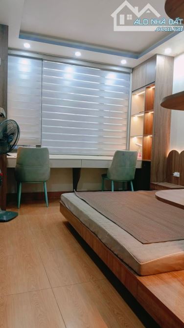 BÁN NHÀ PHỐ SÀI ĐỒNG 7 TỶ 39m 5 TẦNG MT 4.5m Ô Tô KINH DOANH PHÂN LÔ GẦN AEON - 3