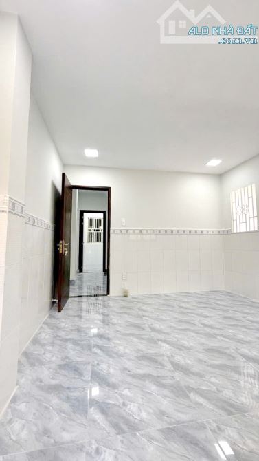 Bán nhà đẹp 2 lầu gần HXH đường Dương Bá Trạc P.2 Quận 8 - 3