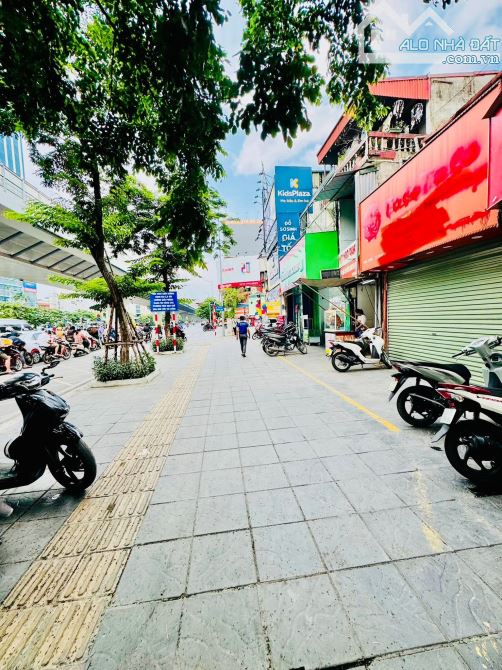 BÁN NHÀ MẶT PHỐ ĐẠI LA - 70M2 - VỈA HÈ RỘNG - KINH DOANH VIP - 30,x Tỷ (có thương lượng)