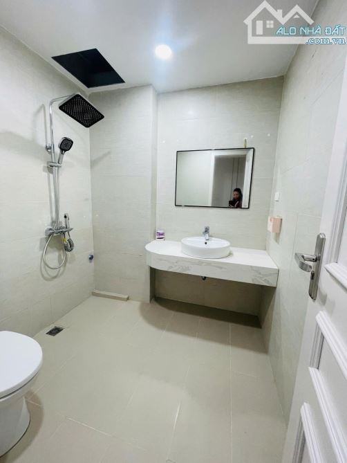 NHÀ MỚI ĐẸP - OTO ĐỖ CỬA - PHỐ NGỌC LÂM THÔNG TỨ TUNG - KINH DOANH ĐỈNH -  TẶNG NỘI THẤT - 3