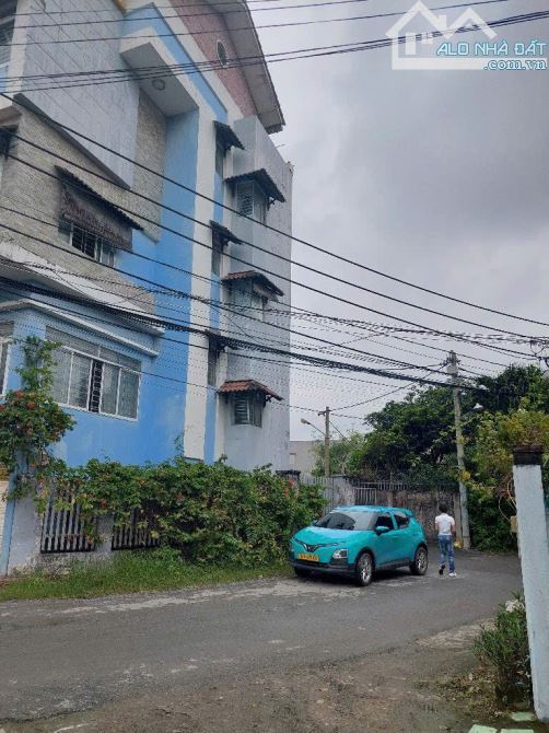 BÁN ĐẤT TẶNG NHÀ C4, DT 241M² (NGANG 8M), GIÁ TỐT, GẦN TRƯỜNG HOA LƯ - 3
