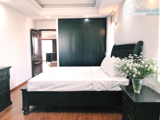 Bán tòa nhà 16 tầng view hồ Trúc Bạch, Hồ Tây, cho thuê 400tr/tháng, chỉ 260 tỷ. - 3