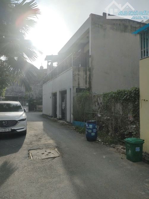 "Bán nhà 3 tầng tặng nội thất - Đường Đinh Phong Phú - Tăng Nhơn Phú B -  Q 9 .Giá nhỉnh n - 3