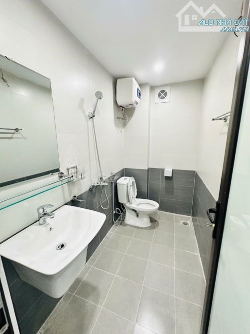 NHÀ HIẾM. 40. 6T. 6,5 TỶ. NGÕ RỘNG. CĂN DUY NHẤT. MỸ ĐÌNH. PHÚ ĐÔ. - 2