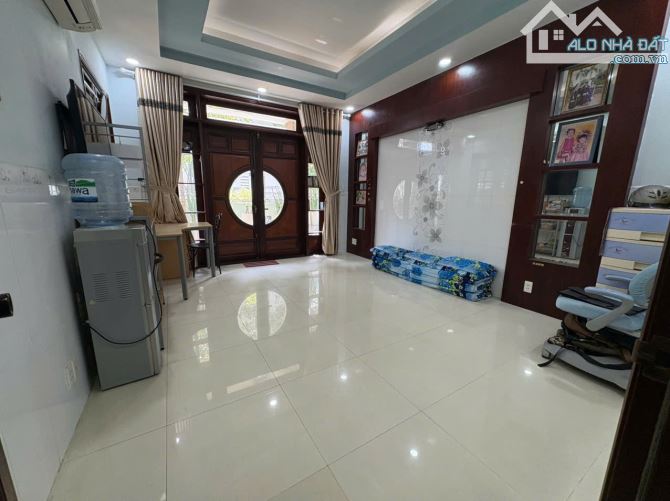 Bán nhà mặt tiền KDC Đồng Diều Phường 4 Quận 8. Nhà KDC an ninh, vị trí đẹp, gần TTTM Parc - 3