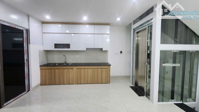 NHÀ ĐẸP TRUNG TÂM THANH XUÂN! CĂN GÓC, THANG MÁY, 35M2 x 6 TẦNG 7..TỶ - 3