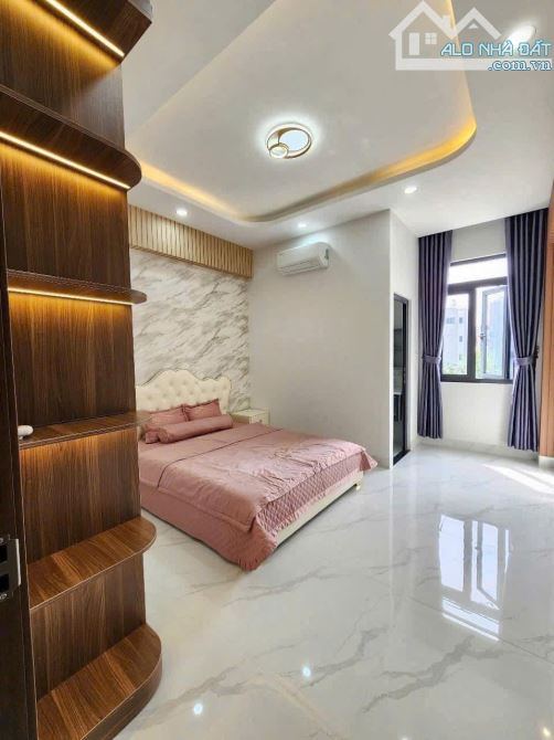 Kẹt Tiền Bán Nhà TP Dĩ An ,DT:76m2,4Tầng, 4x19 giá 6,5tỷ - 4