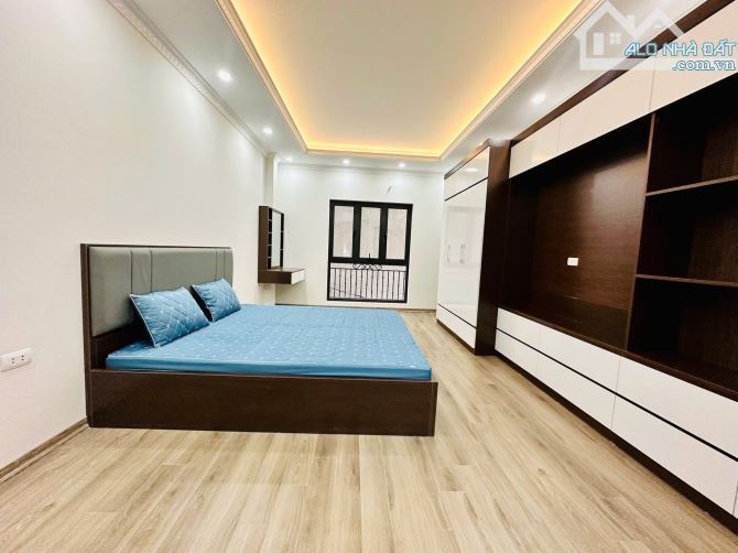 Hiếm ! Chỉ 6 Tỷ Hơn có Nhà Văn Hội - Bắc Từ Liêm - Lô Góc - Nhà Mới - Ô Tô Gần -35Mx5 Tầng - 4