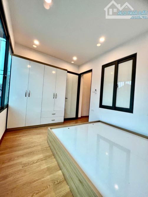 TẬP THỂ 60M2 - 2 NGỦ - FULL NỘI THẤT - CẠNH HỒ HOÀN KIẾM - CHỈ HƠN 2 TỶ - 4