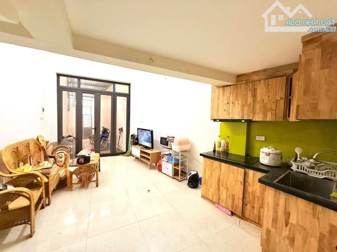 Bán nhà Linh Quang Đống Đa, ngõ thông, gần ô tô, nhà đẹp dân xây, 45m, 5T, nhỉnh 7 tỷ. - 4