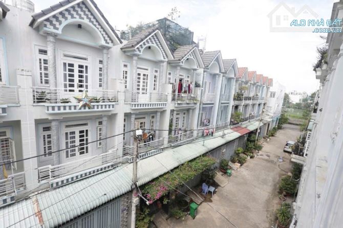 Nhà 3 Tầng  đường THẠNH LỘC 37, phường THẠNH LỘC, Q12, dt 53m2 (5mx11m)💵5,4tỷ - 4