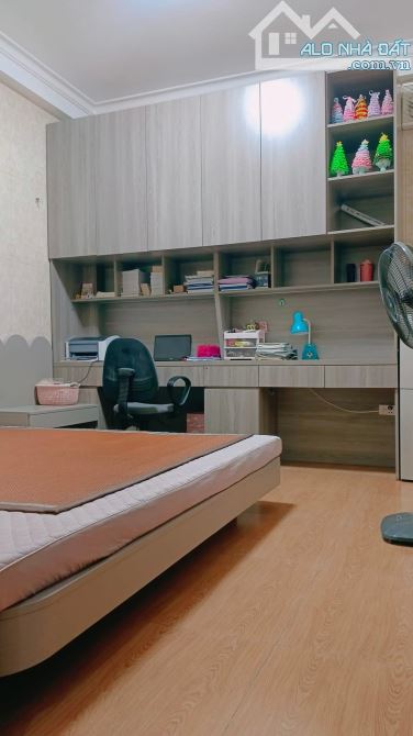 BÁN NHÀ PHỐ SÀI ĐỒNG 7 TỶ 39m 5 TẦNG MT 4.5m Ô Tô KINH DOANH PHÂN LÔ GẦN AEON - 4