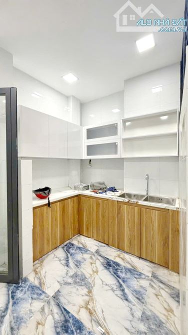Bán nhà đẹp 2 lầu gần HXH đường Dương Bá Trạc P.2 Quận 8 - 4