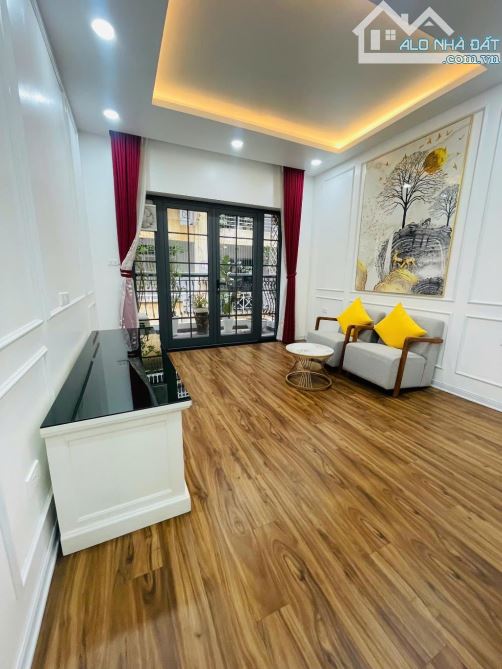 NHÀ MỚI ĐẸP - OTO ĐỖ CỬA - PHỐ NGỌC LÂM THÔNG TỨ TUNG - KINH DOANH ĐỈNH -  TẶNG NỘI THẤT - 4
