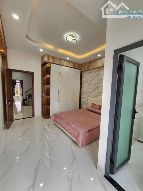 Kẹt Tiền Bán Nhà TP Dĩ An ,DT:76m2,4Tầng, 4x19 giá 6,5tỷ - 5