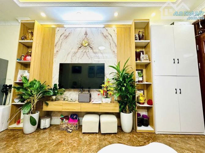 BÁN NHÀ NGÕ 206 CỔ LINH LONG BIÊN 5 tỷ 35 m 5 tầng MT 4m, Ô Tô, KD, đối diện AEON - 5