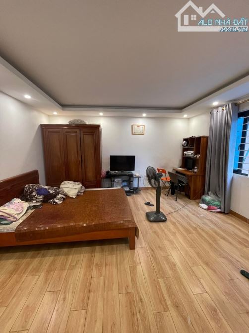 BÁN NHÀ LÔ GÓC PHÚC LỢI LONG BIÊN 5.3 TỶ 39 m 5 tầng ngõ rộng Kinh Doanh gần Việt Hưng - 5